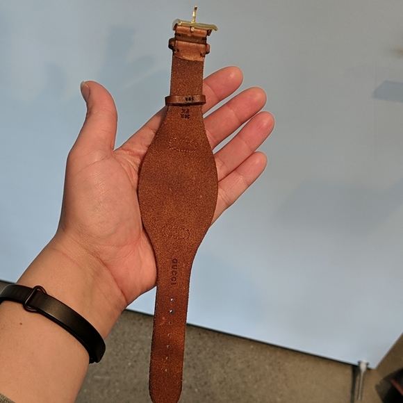 *Rare* *Genuine* Gucci Snake Leather Watch - Picture 6 of 9